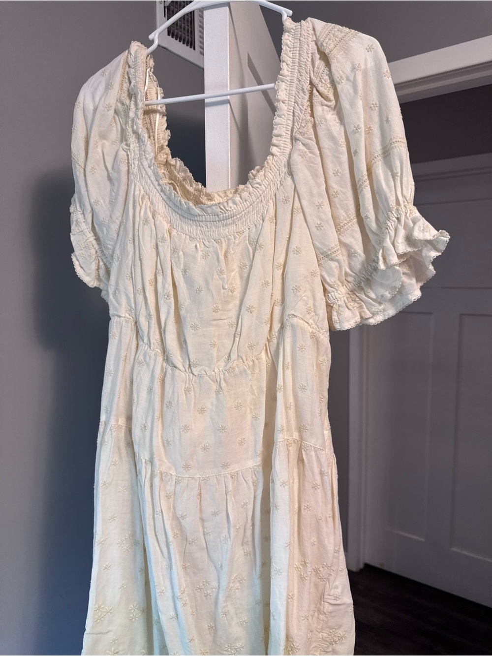 Old Navy Cream Embroidered Boho Peasant Dress